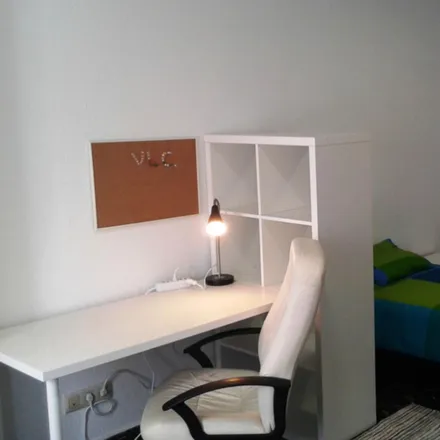Rent this 4 bed room on Calle de Ramón y Cajal in 46470 Albal, Spain