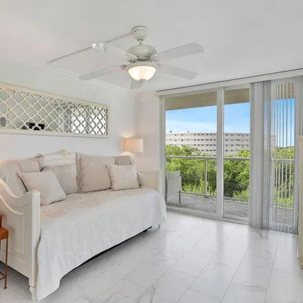 Image 1 - 2520 South Ocean Boulevard, Palm Beach, Palm Beach County, FL 33480, USA - Apartment for rent