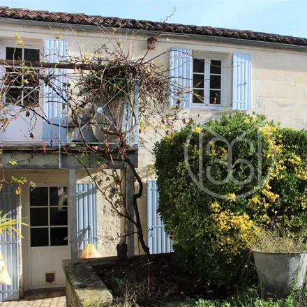 Buy this 2 bed house on Saintes in Rue Jean Moulin, 17100 Saintes