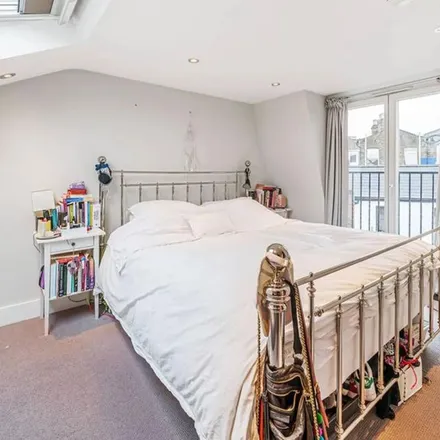 Rent this 5 bed apartment on Latchmere No. 1 (Main) Junction in Abercrombie Street, London