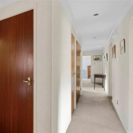 Image 5 - 3 Kirkwick Avenue, Hatching Green, AL5 2QH, United Kingdom - Apartment for sale
