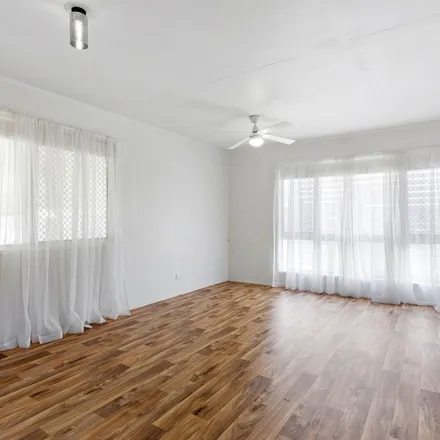 Image 3 - Dignan Street, Harristown QLD 4350, Australia - Apartment for rent