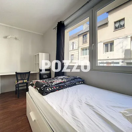 Image 9 - 19 Rue Saint-Sauveur, 14000 Caen, France - Apartment for rent