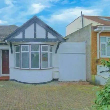 Buy this 3 bed duplex on Greenford Gardens in London, UB6 9LZ