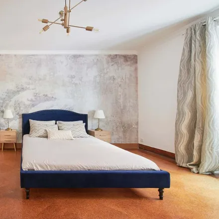Rent this 7 bed room on Avenida Luís Bívar 36 in 1050-000 Lisbon, Portugal