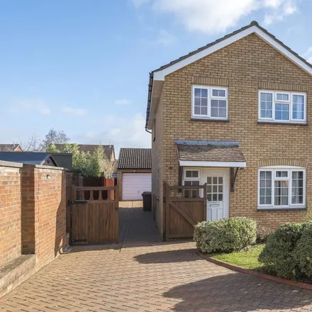 Rent this 4 bed house on Glyme Close in Abingdon, OX14 3SY