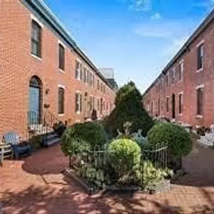 Image 2 - 2316 Madison Square, Philadelphia, PA 19146, USA - House for rent