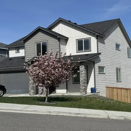 Buy this 5 bed house on 1035 Samish Drive in Richland, WA 99352
