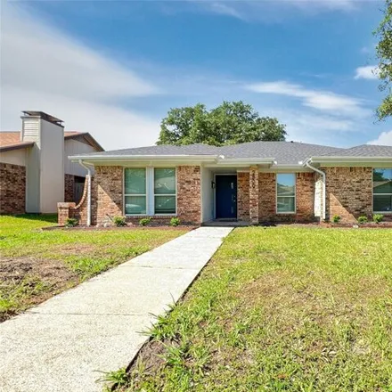 Buy this 3 bed house on 2800 Chisolm Trail in Mesquite, TX 75150