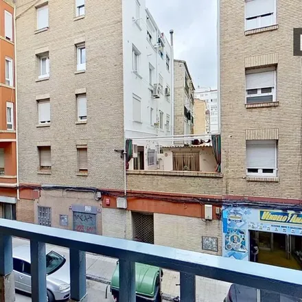 Rent this 6 bed room on Paseo de Ruiseñores in 2, 50006 Zaragoza