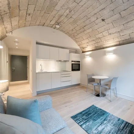 Rent this studio apartment on Donaldson's College in Donaldson Crescent, City of Edinburgh