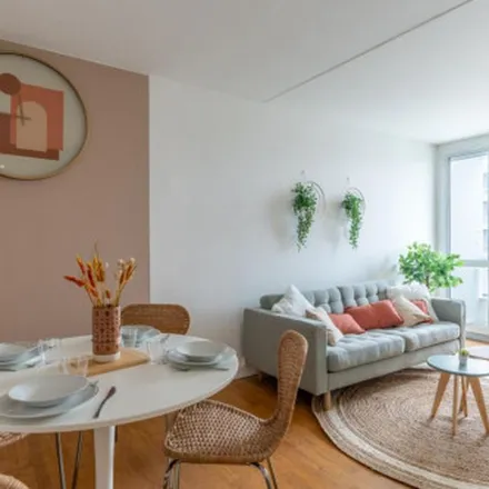 Rent this 4 bed apartment on 120 Cours du Général de Gaulle in 33170 Gradignan, France