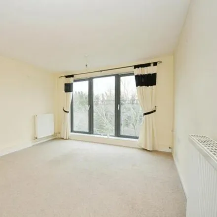 Image 5 - 1 Cray View Close, London, BR5 3FB, United Kingdom - Apartment for sale