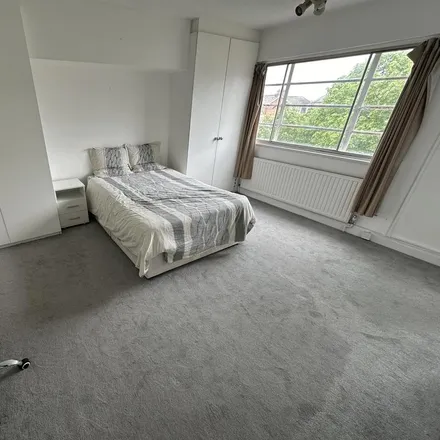 Image 4 - Embassy House, West End Lane, London, NW6 2NA, United Kingdom - Apartment for rent