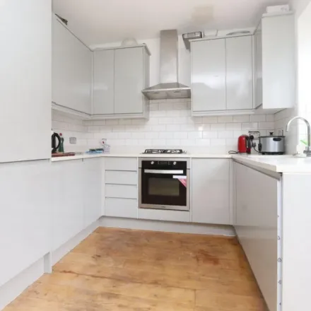 Image 5 - Leith Road, London, N22 5PY, United Kingdom - Apartment for rent