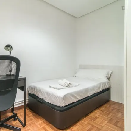 Rent this 4 bed room on Madrid in Calle Fuente del Berro, 4