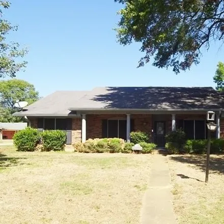 Buy this 3 bed house on 1404 Plantation Drive in Crockett, TX 75835