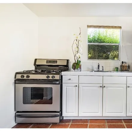 Image 7 - 5715 Allott Avenue, Los Angeles, CA 91401, USA - House for rent