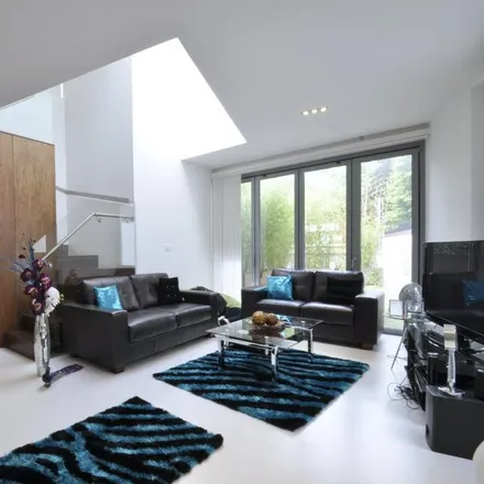 Rent this 3 bed house on Magdalen Mews in London, NW3 5HE