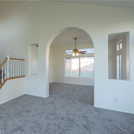 Image 7 - 12472 Kirkwood Drive, Victorville, CA 92392, USA - House for sale