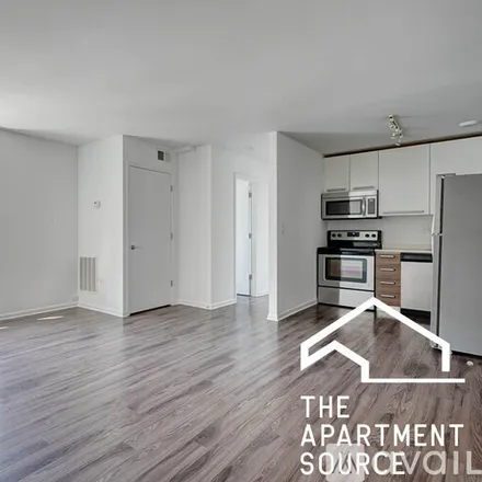 Image 4 - 925 W Carmen Ave, Unit 2B - Apartment for rent