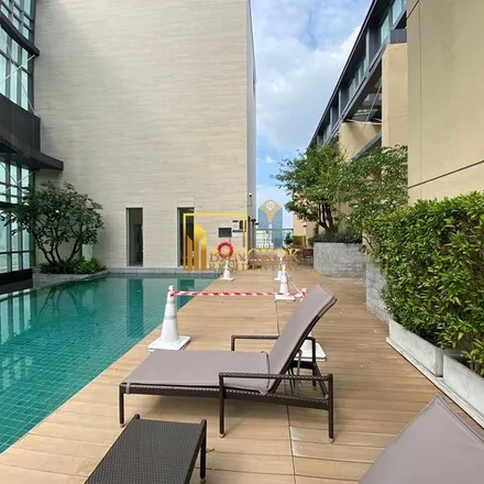 Rent this 1 bed apartment on Soi Phra Chen Market in Phra Chen, Pathum Wan District