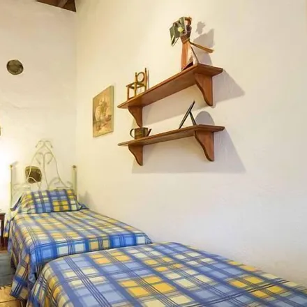 Rent this 2 bed townhouse on San Cristóbal de La Laguna in Santa Cruz de Tenerife, Spain