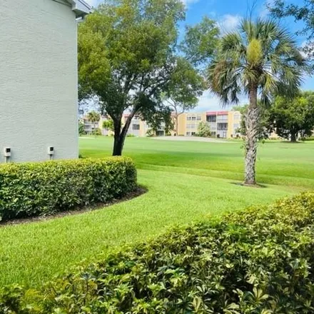 Image 4 - 207 Quail Forest Boulevard, Collier County, FL 34105, USA - Condo for sale