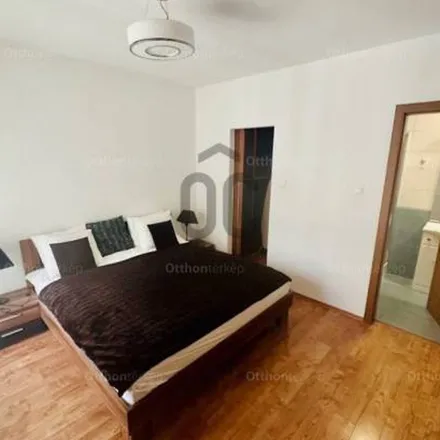 Image 1 - Budapest, Adam Clark Square, 1013, Hungary - Apartment for rent