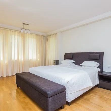 Rent this 5 bed apartment on Pilska 10 in 87-100 Toruń, Poland