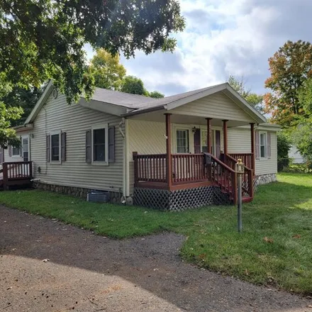 Buy this 4 bed house on 867 West Street in Three Rivers, MI 49093