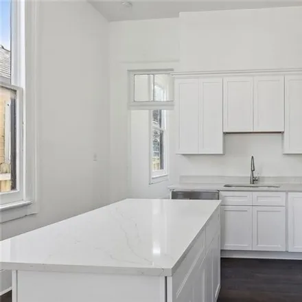 Image 5 - 934 North Rocheblave Street, New Orleans, LA 70119, USA - House for sale