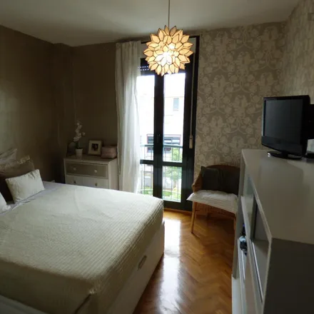 Rent this 2 bed apartment on Madrid in BrOker's, Vía de las Dos Castillas