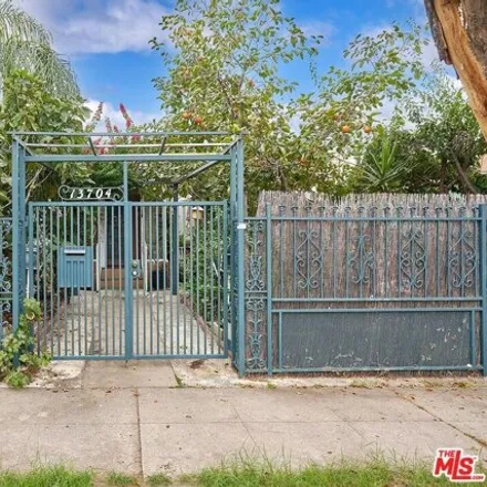 Image 2 - Alley 80357, Los Angeles, CA 91331, USA - House for sale