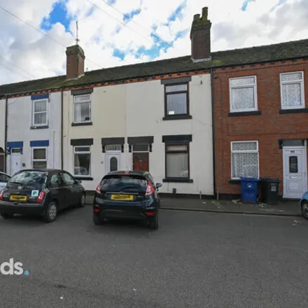 Buy this 3 bed townhouse on Dunkirk in Newcastle-under-Lyme, ST5 2SN