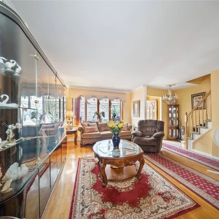 Image 6 - 51-01 64th Street, New York, NY 11377, USA - Townhouse for sale