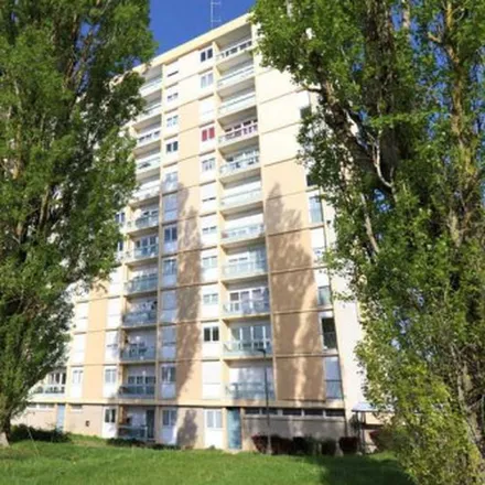 Rent this 2 bed apartment on Bas des Veaux in 52000 Chaumont, France