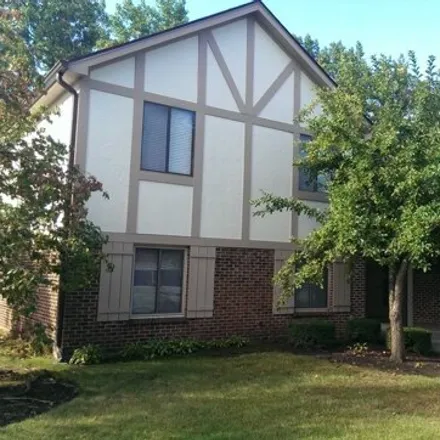 Rent this 2 bed condo on 905 Knottingham Dr Apt 1A in Schaumburg, Illinois
