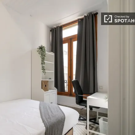 Rent this 7 bed room on Tommy Mel's in Carrer del Convent de Santa Clara, 8