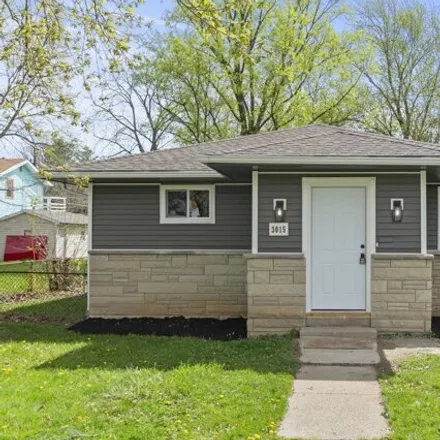 Buy this 2 bed house on 3015 Barr Street in Fort Wayne, IN 46806
