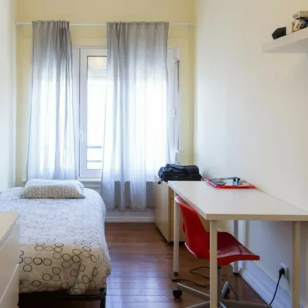 Rent this studio room on Pizza Hut in Avenida João XXI, 1000-081 Lisbon