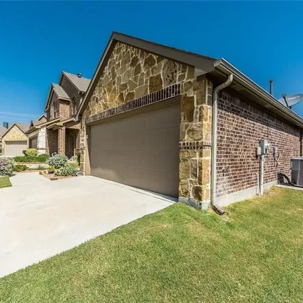 Image 2 - 9932 Pronghorn Road, McKinney, TX 75071, USA - House for rent