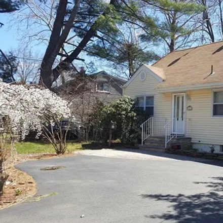 Buy this 3 bed house on 622 Grove Street in Ridgewood, NJ 07450