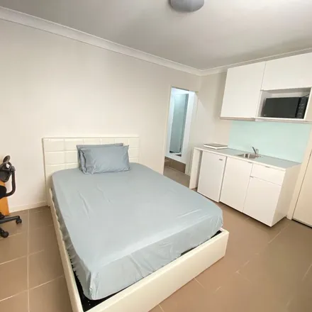 Image 2 - Zi Kebab, Orchid Avenue, Surfers Paradise QLD 4217, Australia - Apartment for rent