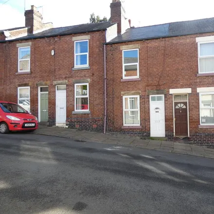 Rent this 3 bed townhouse on 40 Hawksworth Road in Sheffield, S6 2WG