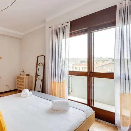 Rent this 3 bed apartment on 4150-589 Distrito de Leiria