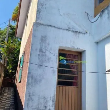 Buy this 2 bed house on Escola Municipal de Educação Fundamental Professor Joaquim Osório de Azevedo in Rua João Dartora 400, Região Central