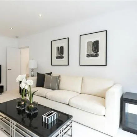 Image 9 - Audley Mansions, 44 Mount Street, London, W1K 2SU, United Kingdom - Room for rent