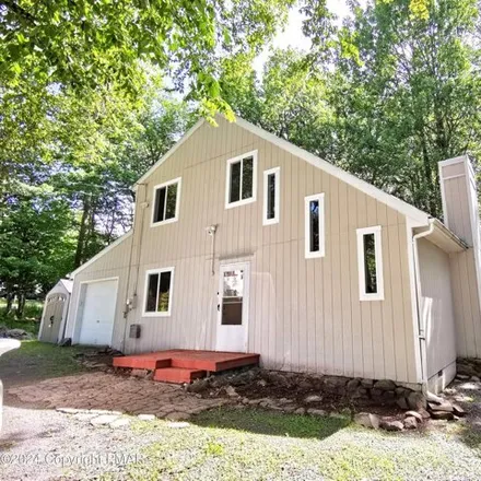 Rent this 3 bed house on 3060 Briarwood Dr in Tobyhanna, Pennsylvania