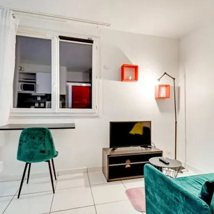 Image 2 - 2 Rue des Roulants, 95800 Cergy, France - Apartment for rent